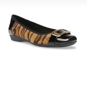 Anne Klein, Sport Ulivera Flats